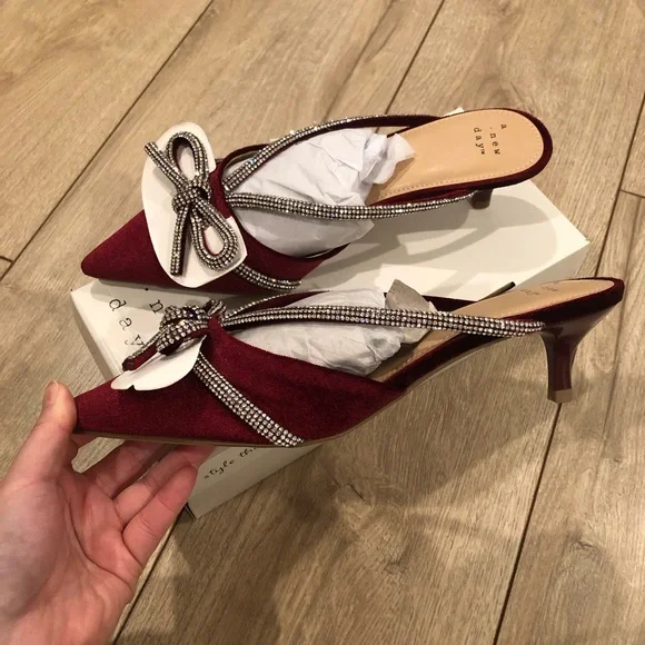 Gwen Rhinestone Bow Heels - Picture 5 of 5